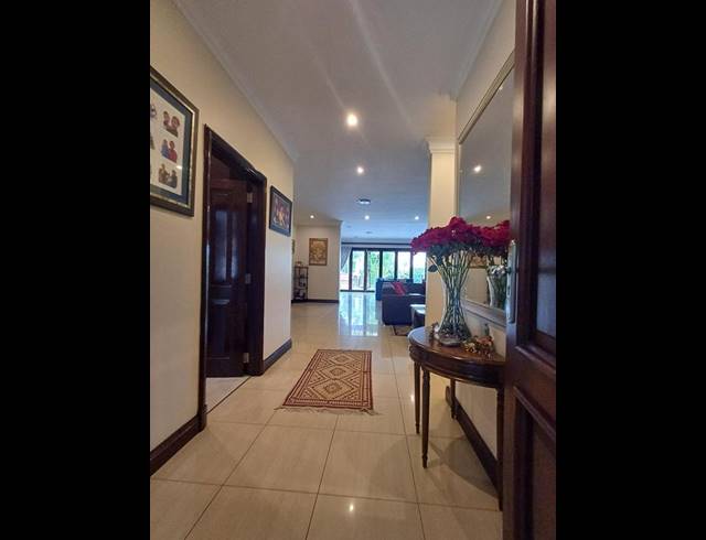 4 BEDROOM HOUSE FOR SALE IN LA LUCIA